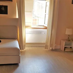 https://magnifique-duplex-vue-palais-des-papes-pres-de-pont-davignon.aixenprovencehotels.org